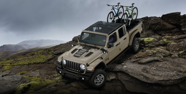 Jeep-Gldtr-B-no-roads