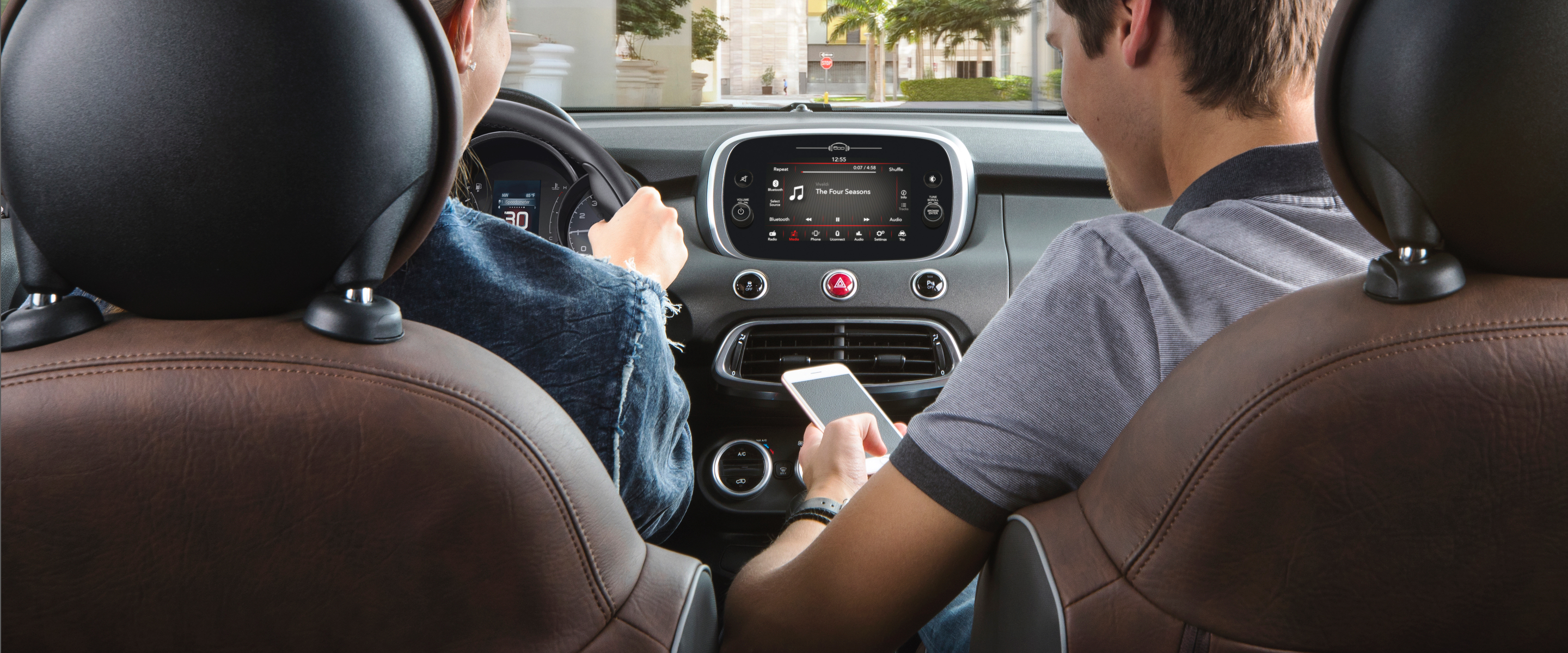 Phone Features, Chrysler Uconnect®